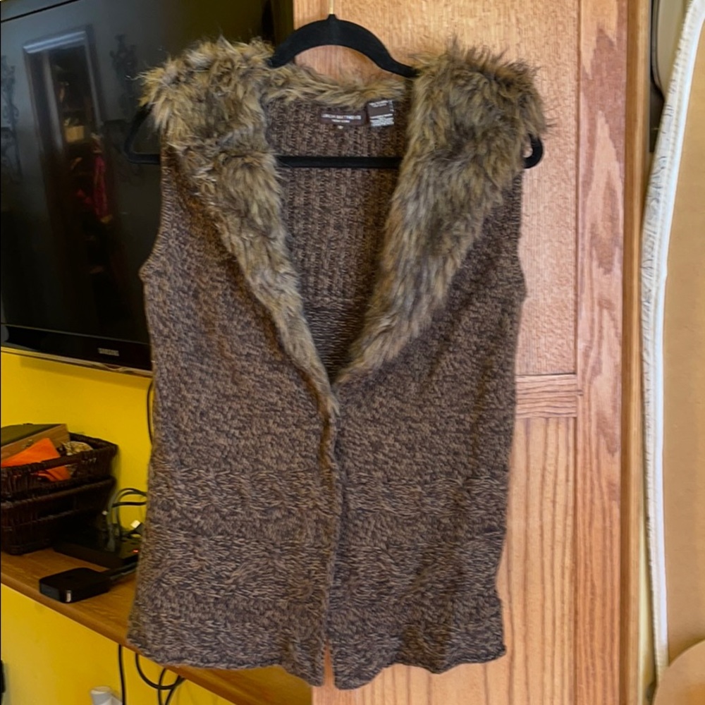 Sweater vest